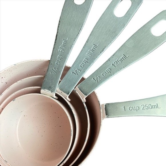 Metal Pink Measuring Cups - Picture 3 of 5